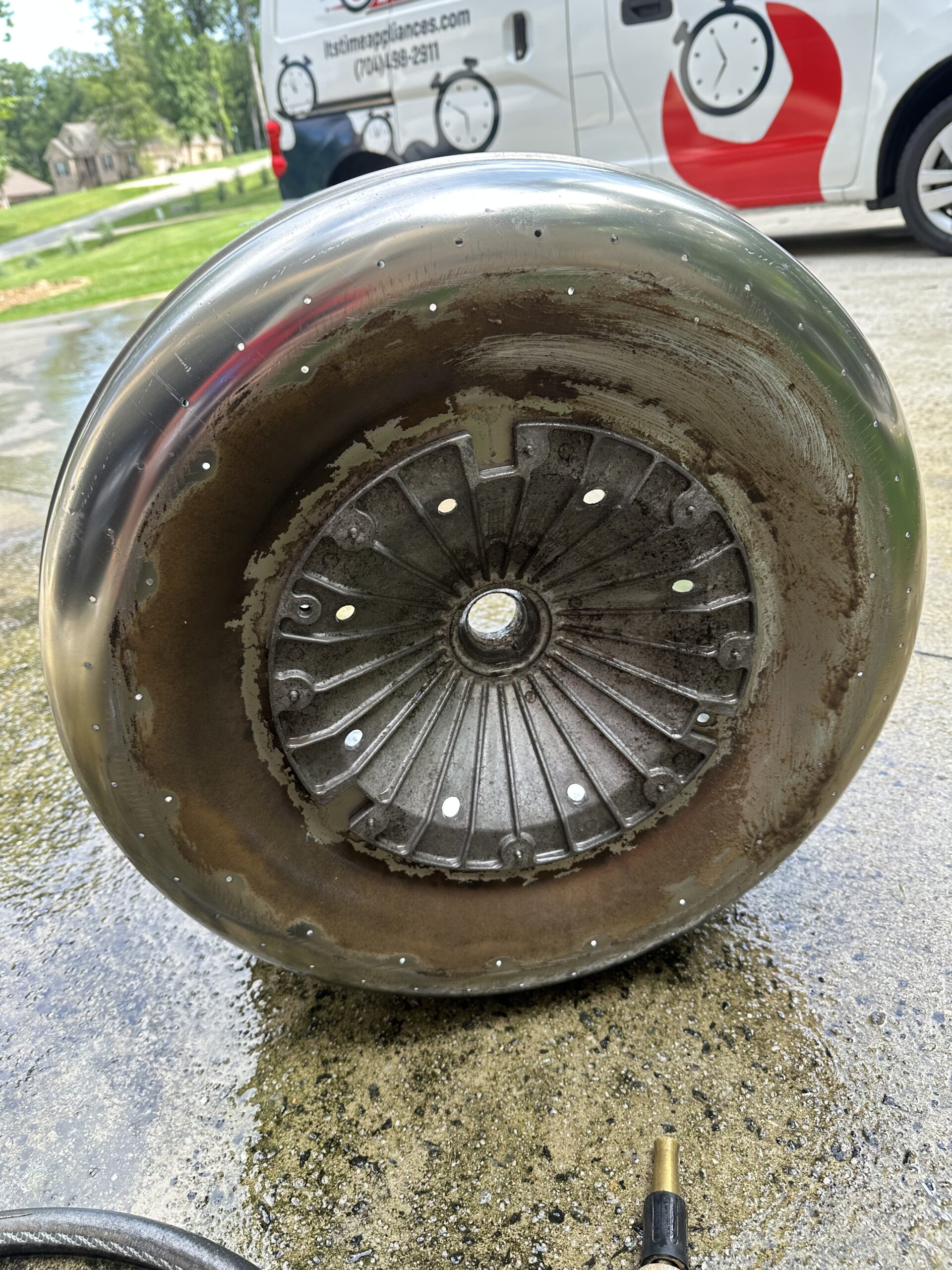 Gummed up improperly working washing machine drum